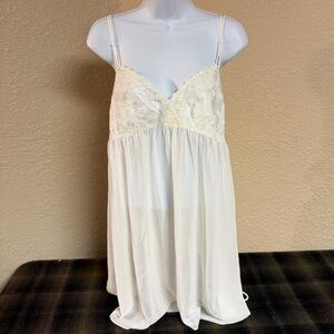 4/$15 Linea Donatella Cream Lace 2pc lingerie